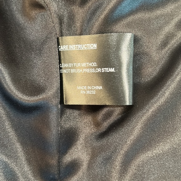 Neiman Marcus faux fur NWOT - Picture 7 of 10